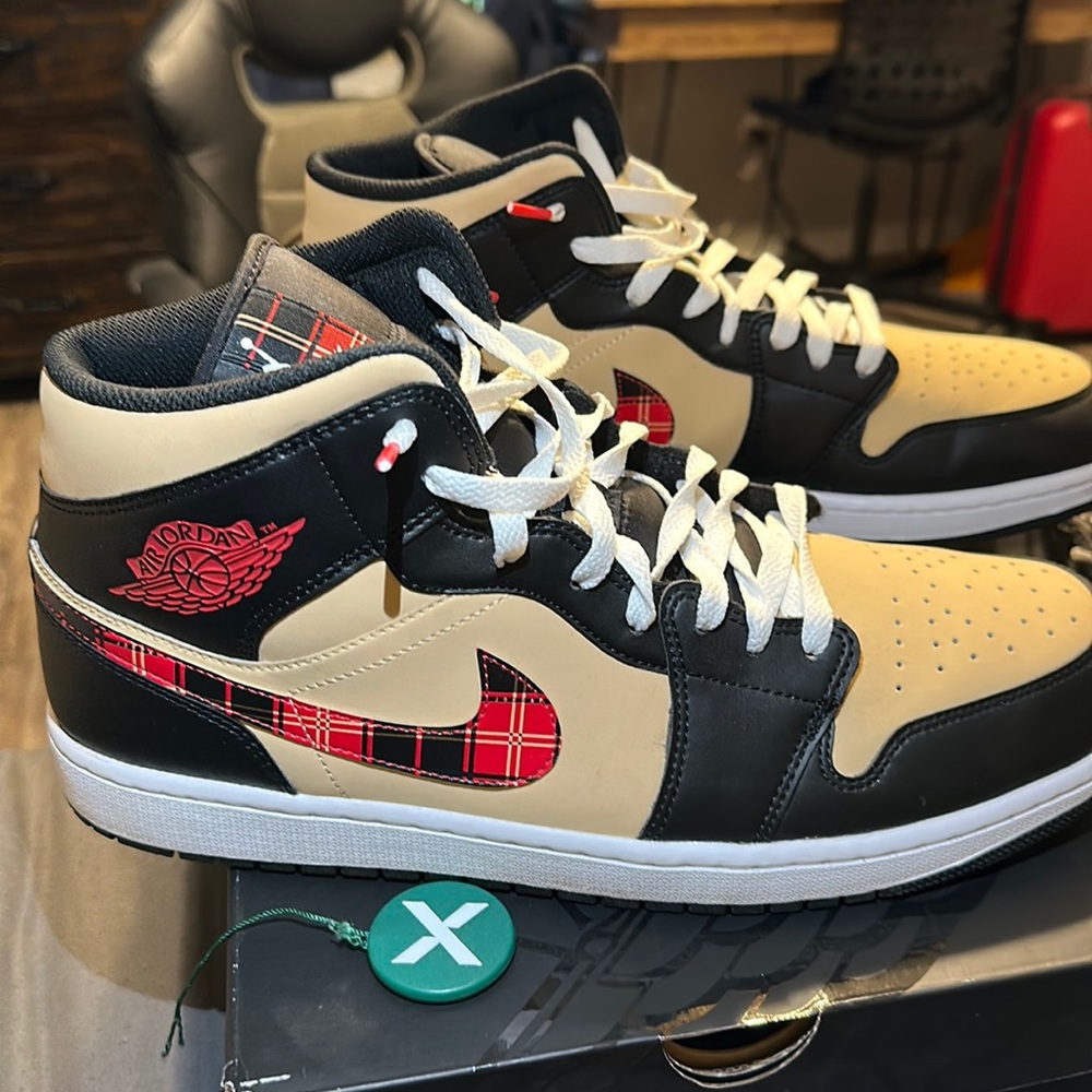Nike Air Jordan 1 Tartan